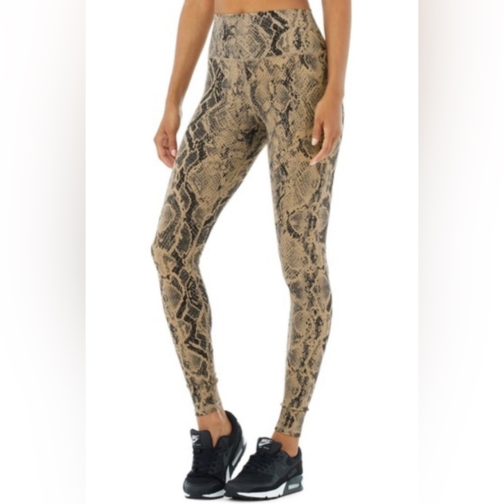 Alo Vapor High Waist Snake Skin Leggings In Gravel Size M. Never worn! ✨